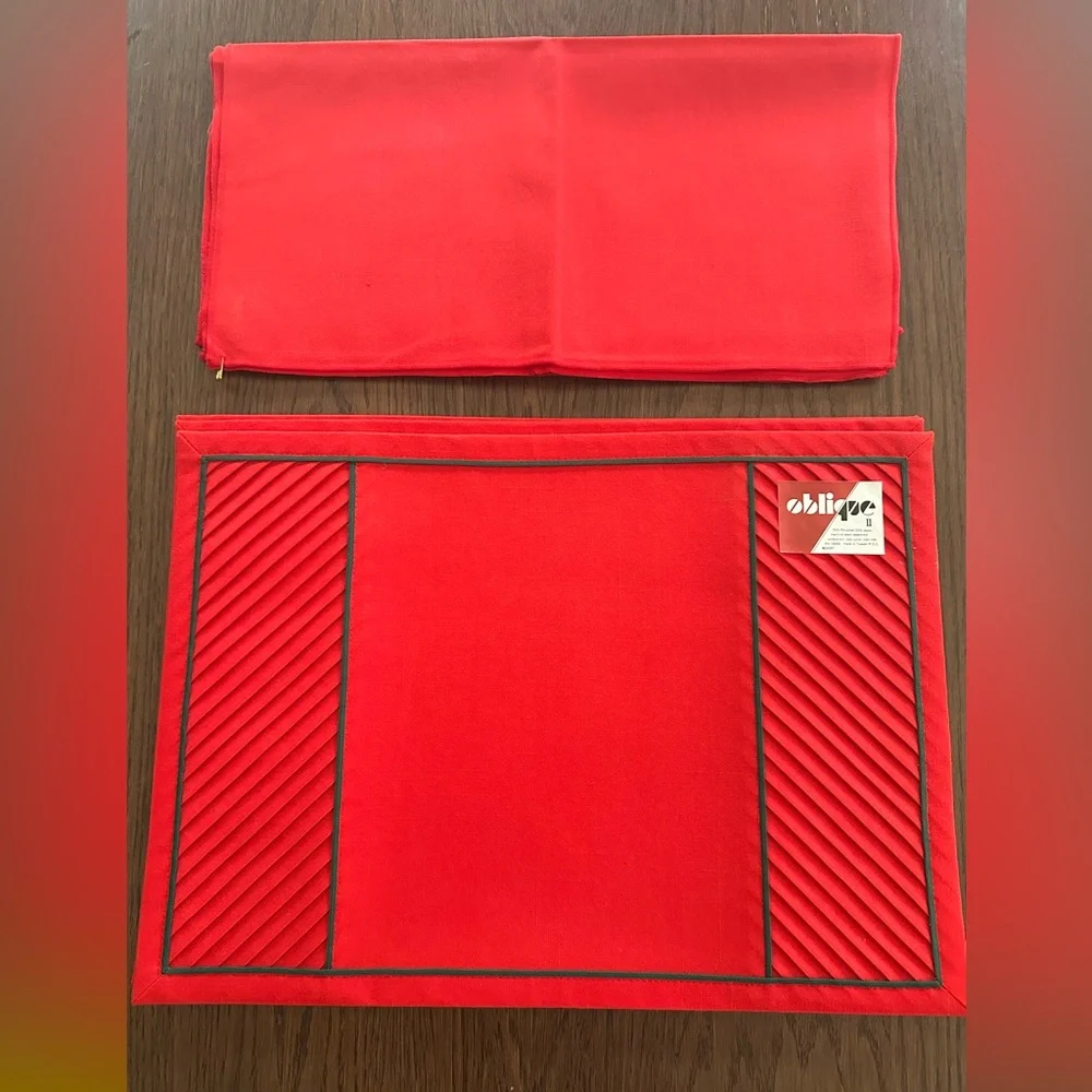 Vintage Oblique Red Green Christmas Quilted Placemats & Linen Napkins 4 ea. MCM